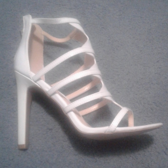 Open toe heels - Picture 2 of 5